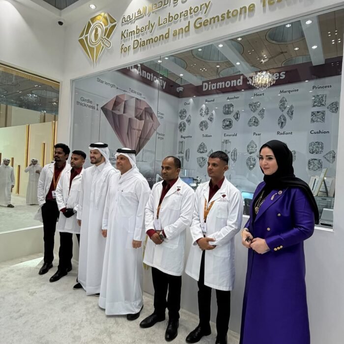 We were honored to welcome His Excellency Sheikh Saud bin Abdulrahman bin Hassan Al Thani, Deputy Prime Minister and Minister of State for Defence Affairs, to the Kimberly Laboratory for Diamond Testing booth during the Doha Jewellery & Watches Exhibition 2026. Our sincere appreciation and gratitude to His Excellency for his commitment to supporting private-sector investment and for promoting the role of studies and research in developing this field and enhancing Qatar’s position in this specialized and unique discipline
